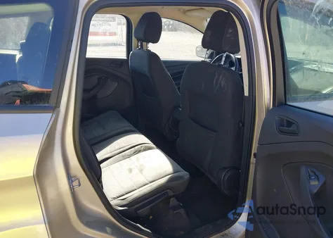 2017 Ford Escape S z USA, uszkodzony, nr VIN 1FMCU0F70HUB87553